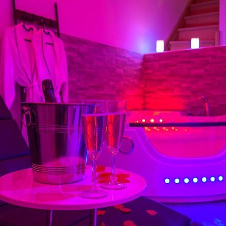 Love Room - Suite Romantique Avec Spa Privatif Le Puy-en-Velay Luaran gambar