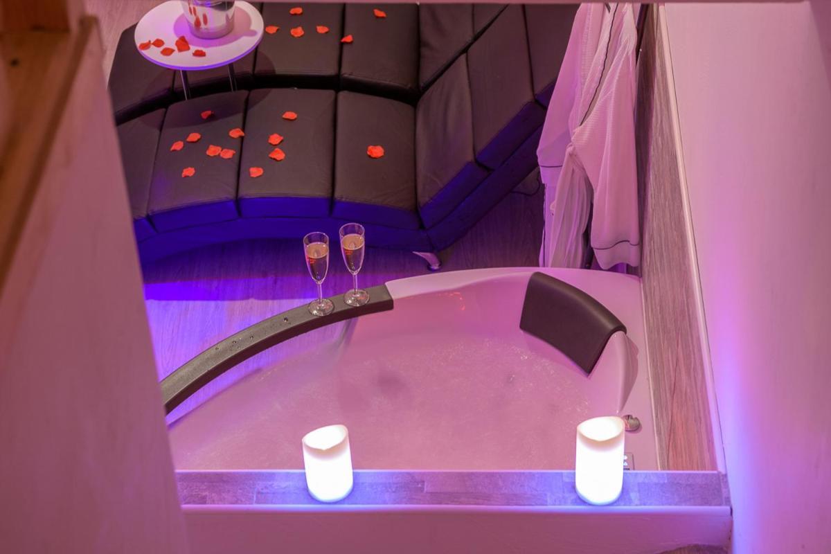 Love Room - Suite Romantique Avec Spa Privatif Le Puy-en-Velay Luaran gambar