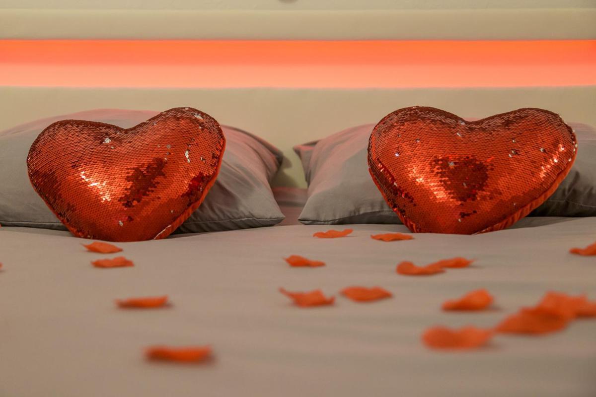 Love Room - Suite Romantique Avec Spa Privatif Le Puy-en-Velay Luaran gambar