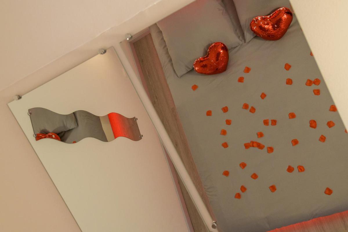 Love Room - Suite Romantique Avec Spa Privatif Le Puy-en-Velay Luaran gambar