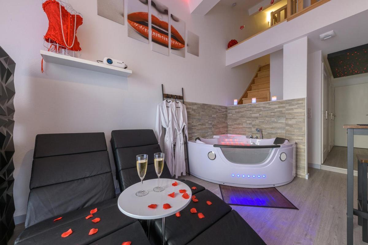 Love Room - Suite Romantique Avec Spa Privatif Le Puy-en-Velay Luaran gambar