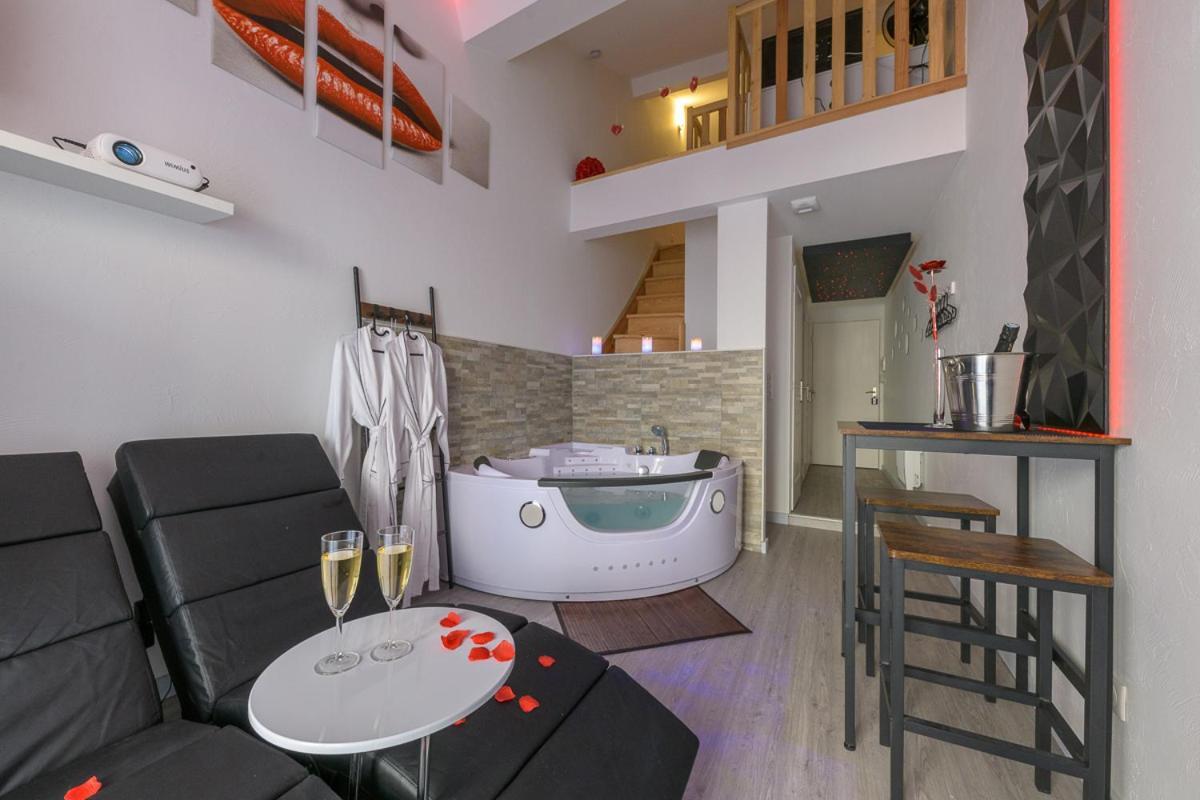 Love Room - Suite Romantique Avec Spa Privatif Le Puy-en-Velay Luaran gambar